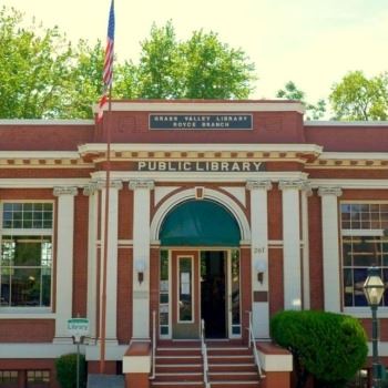 Exterior image of the Grass Valley Library building